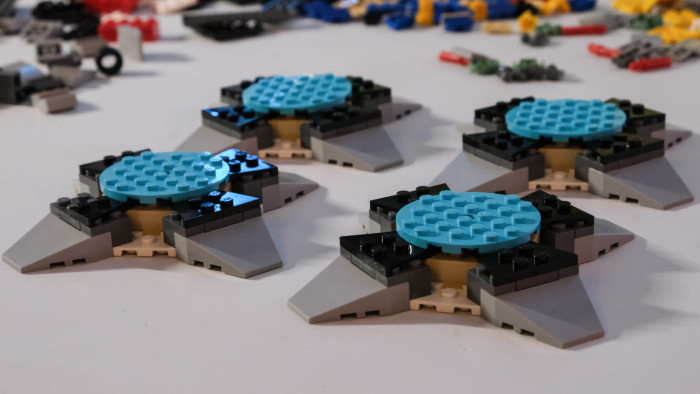 Die Beine werden viermal gebaut.  (Bild: Oliver Nickel/Golem.de)